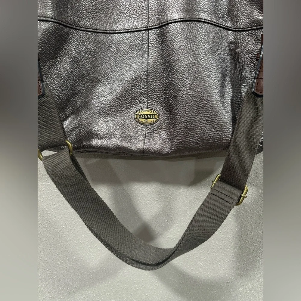 Fossil Explorer Foldover Metallic Pewter Leather - Picture 2 of 12